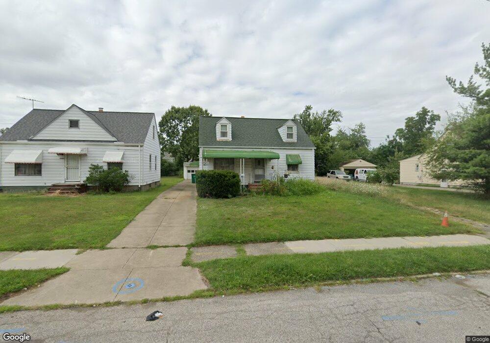 21405 Franklin Rd, Maple Heights, OH 44137 - photo 1