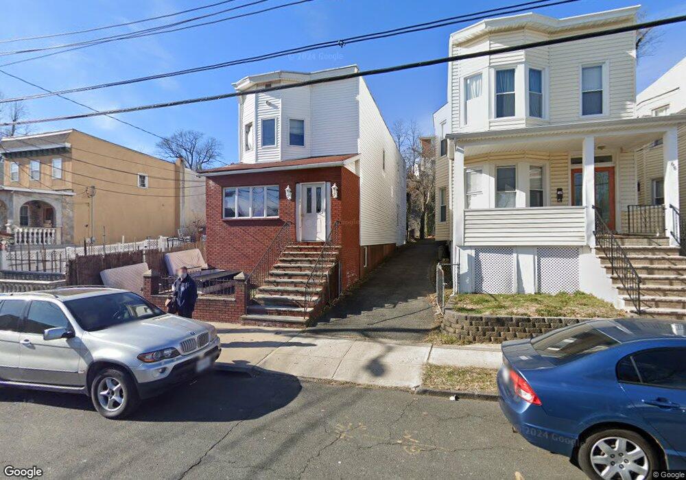 66 Hildreth Place, Yonkers, NY 10704 - photo 1