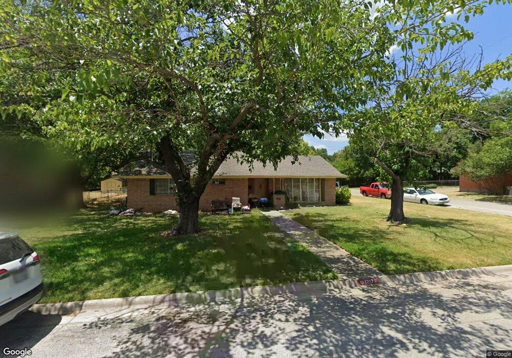 1217 Hillside Dr, Gainesville, TX 76240 - photo 1