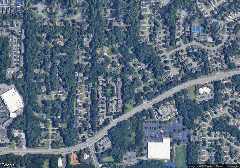 10034 Innisfree Dr, Alpharetta, GA 30022 - photo 1