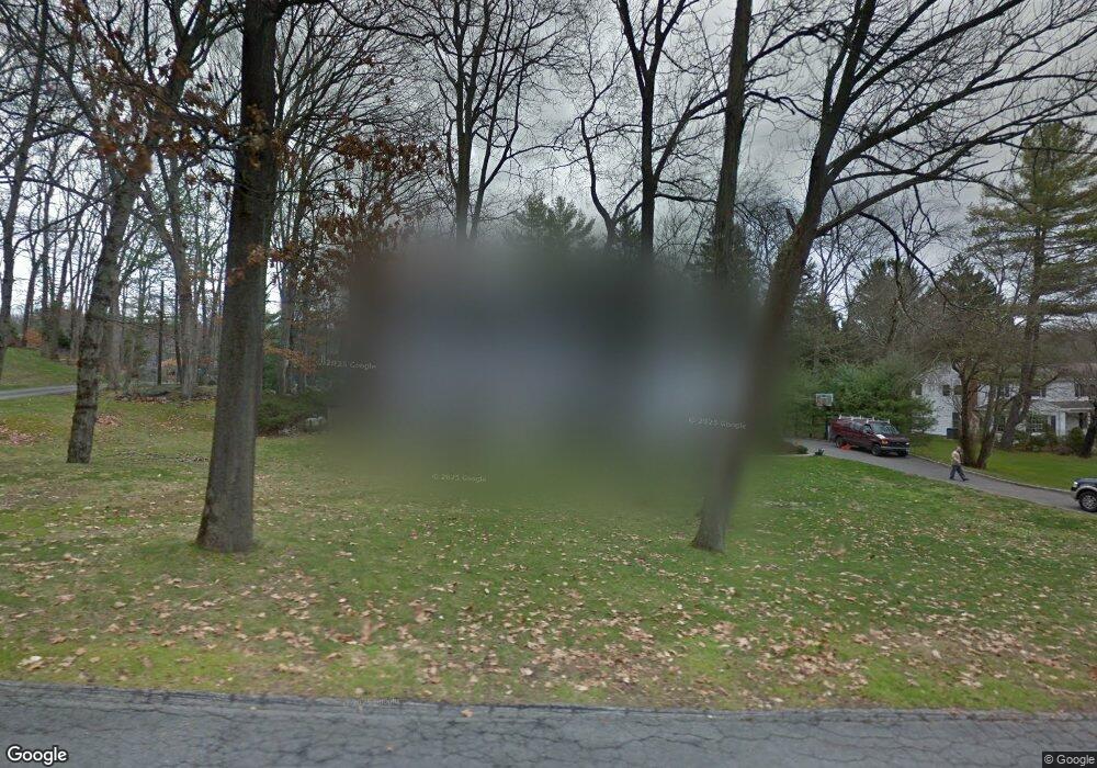 29 Chestnut Hill Ln, Stamford, CT 06903 - photo 1