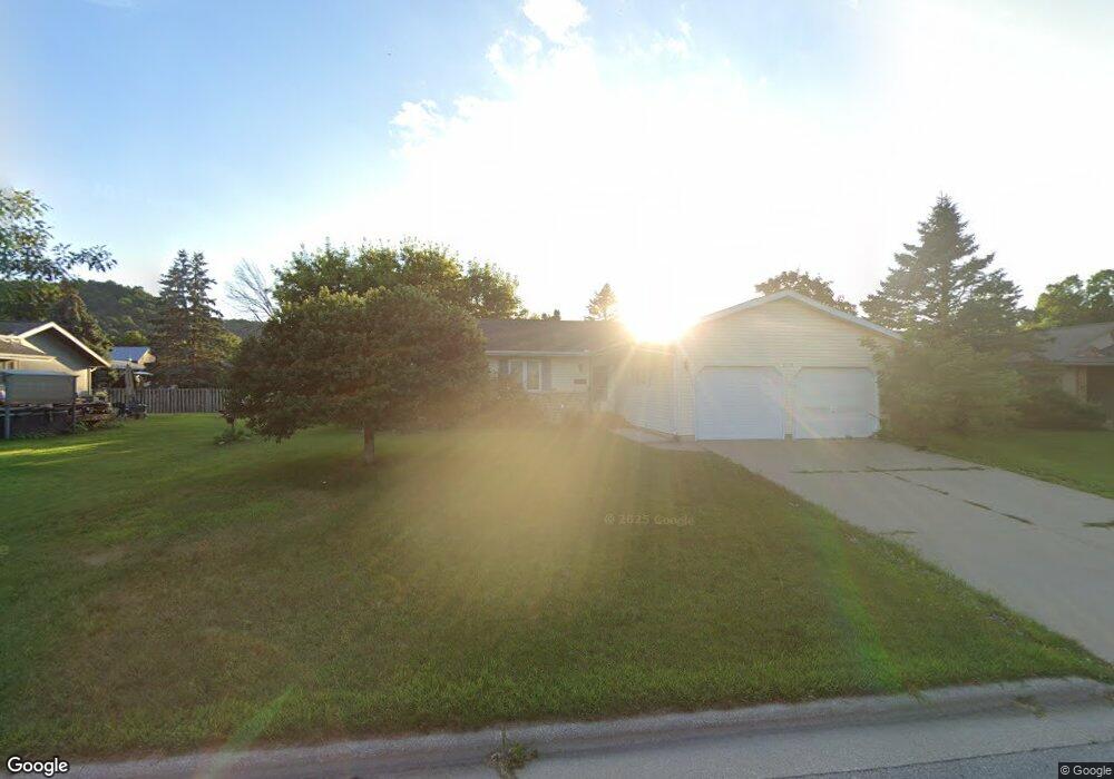 1310 Willow St, La Crescent, MN 55947 - photo 1