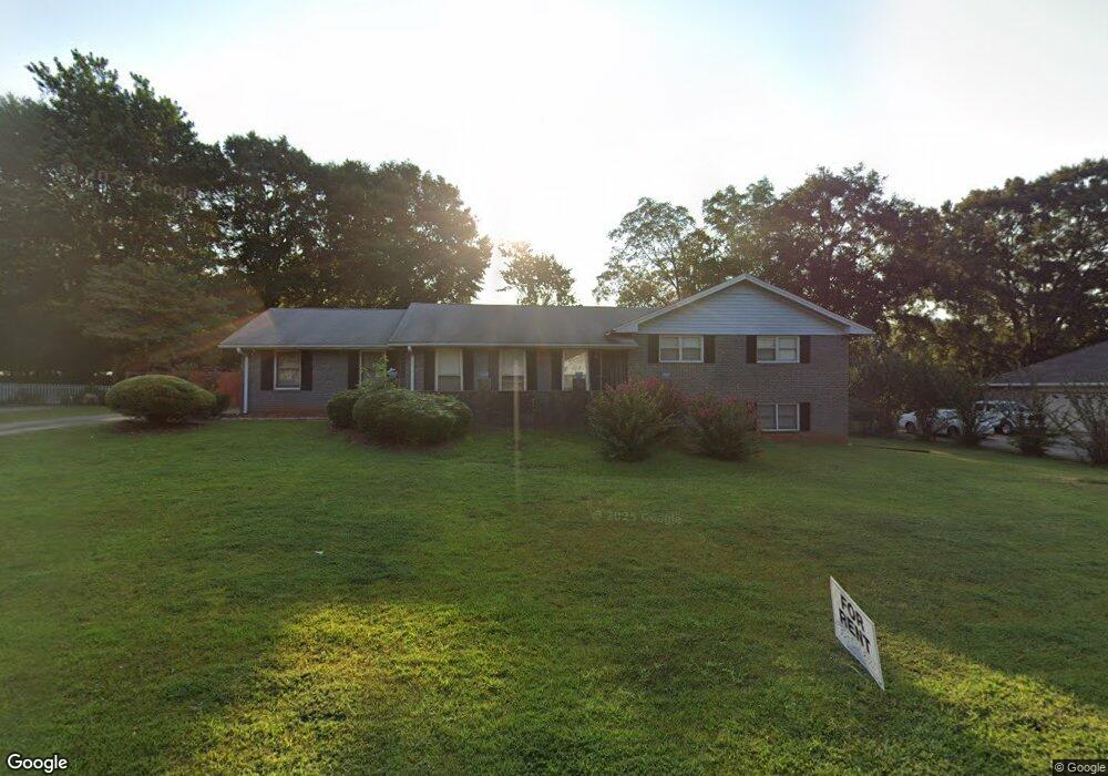 8806 Twin Oaks Dr, Jonesboro, GA 30236 - photo 1