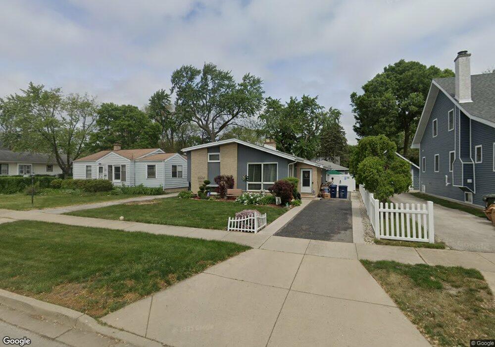 1098 Greenview Ave, Des Plaines, IL 60016 - photo 1