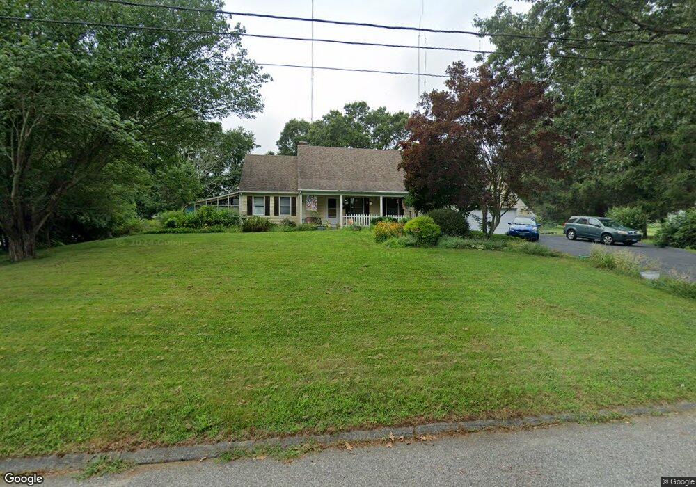 4 Tower Hill Rd, Norwich, CT 06360 - photo 1