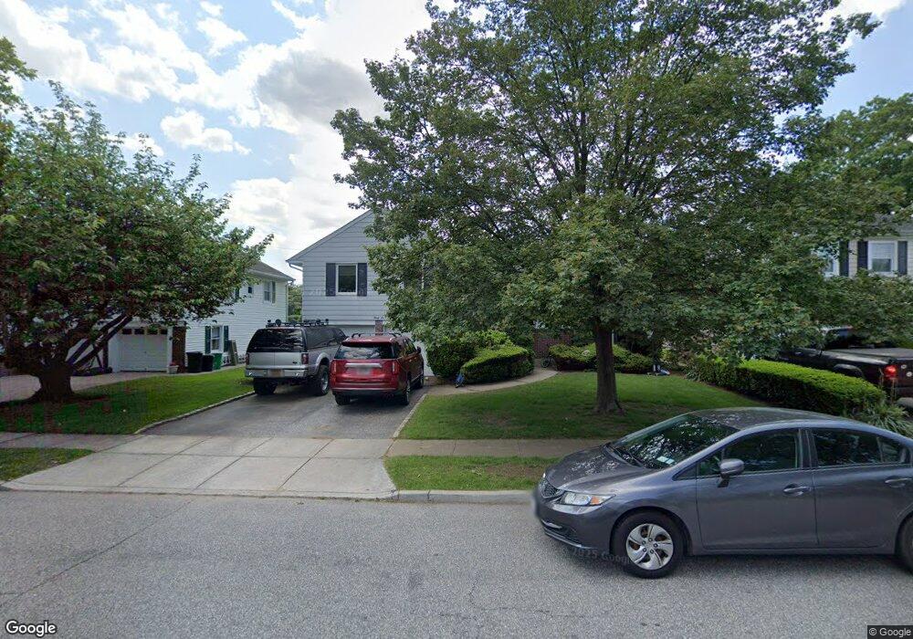 36 Spruce St, Garden City, NY 11530 - photo 1