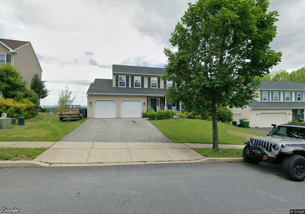 7015 Lincoln Dr, Macungie, PA 18062 - photo 1