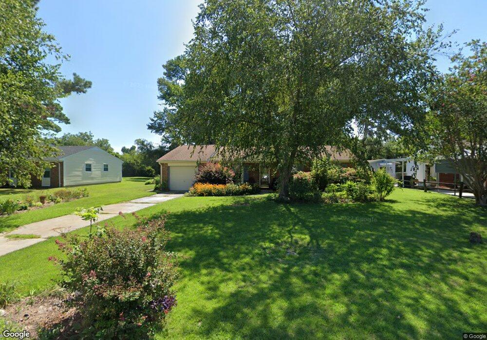 1210 Castle Dr, Jacksonville, NC 28546 - photo 1