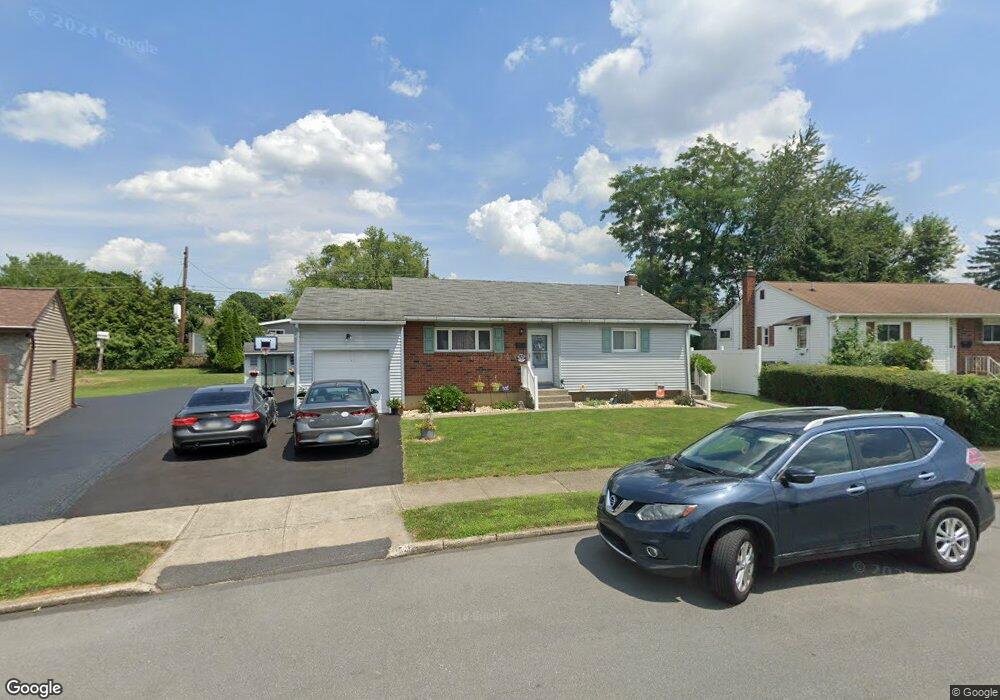 1576 Rudolph Dr, Bethlehem, PA 18018 - photo 1