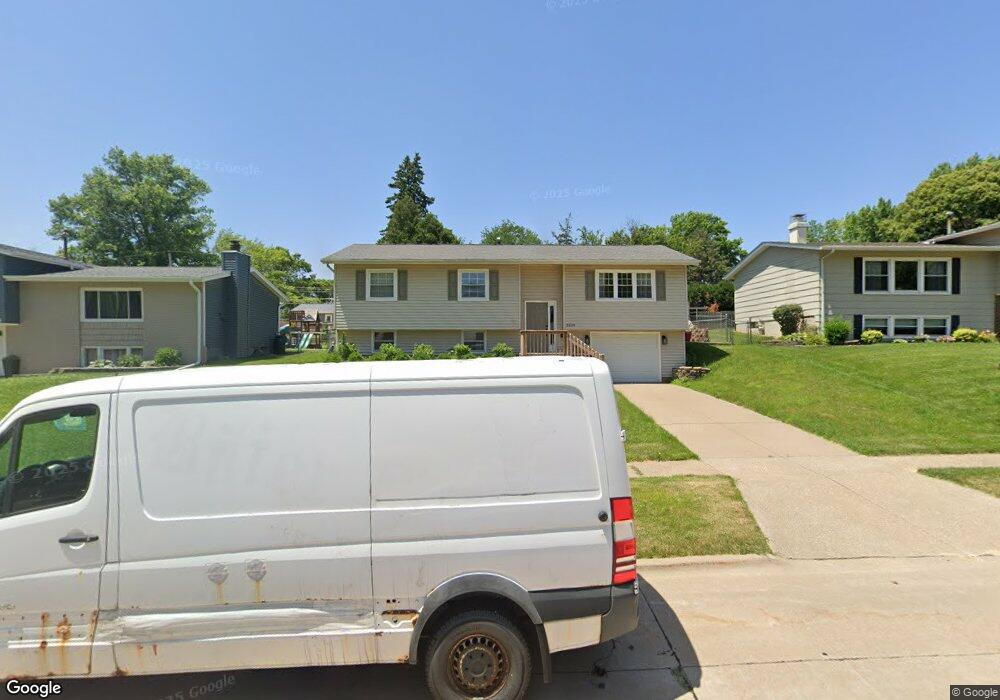 3224 Forest Rd, Davenport, IA 52807 - photo 1