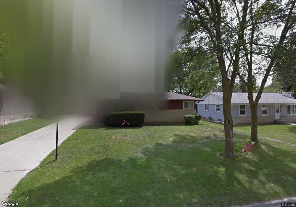 N92W17053 Roger Ave, Menomonee Falls, WI 53051 - photo 1