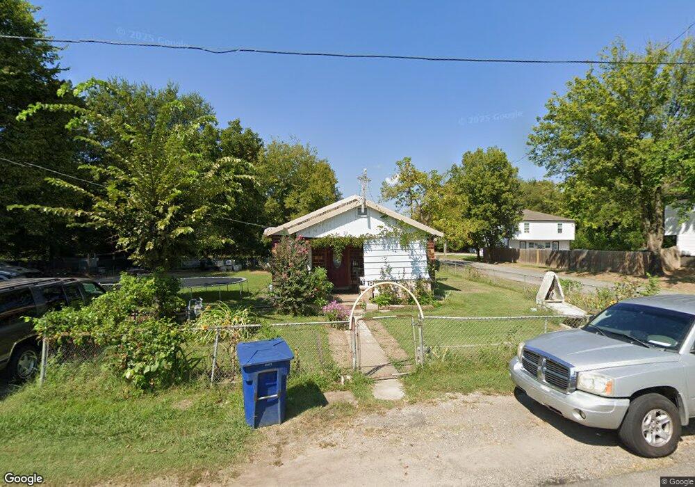 201 NW 1st St, Muldrow, OK 74948 - photo 1