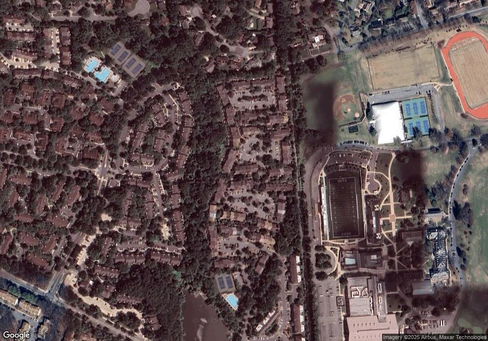 10806 Brewer House Rd, Rockville, MD 20852 - photo 1