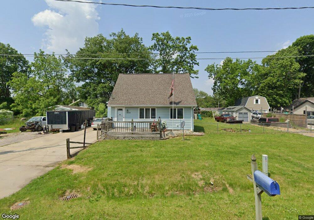 1534 Eberly Rd, Flint, MI 48532 - photo 1