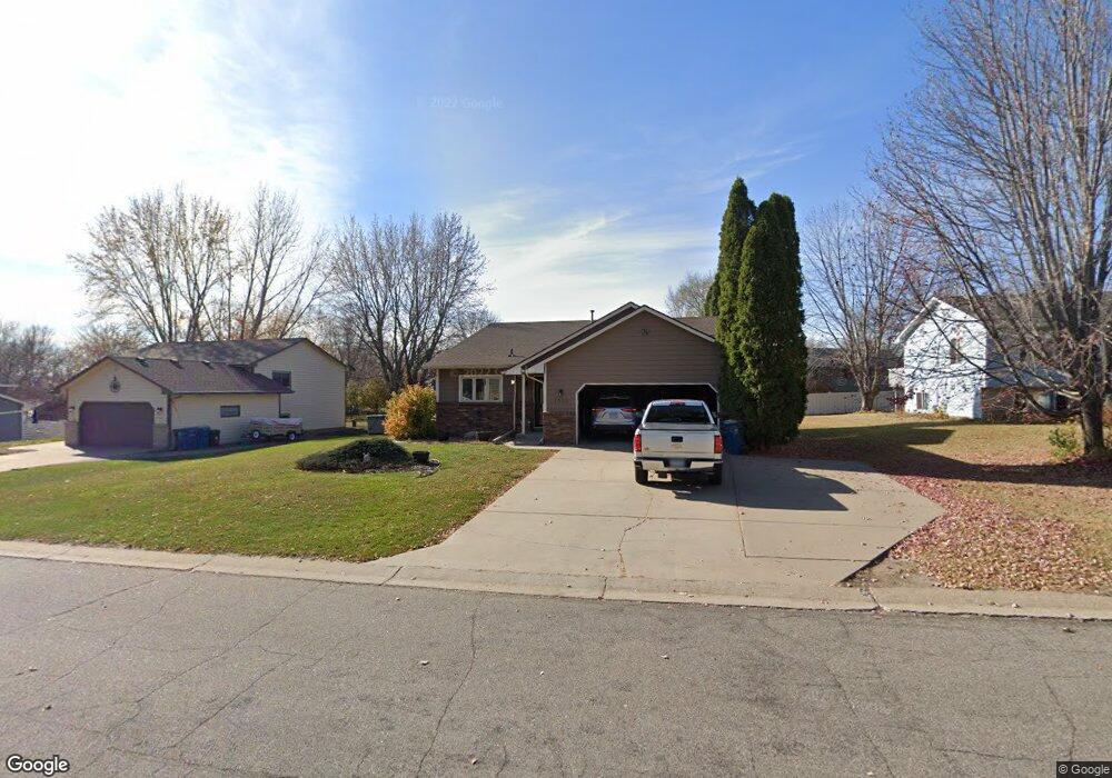 1913 E Highview Dr, Sauk Rapids, MN 56379 - photo 1