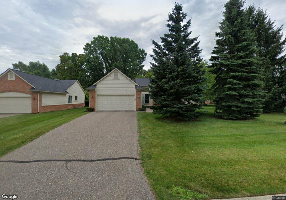 4953 Lagoons Cir, West Bloomfield, MI 48323 - photo 1