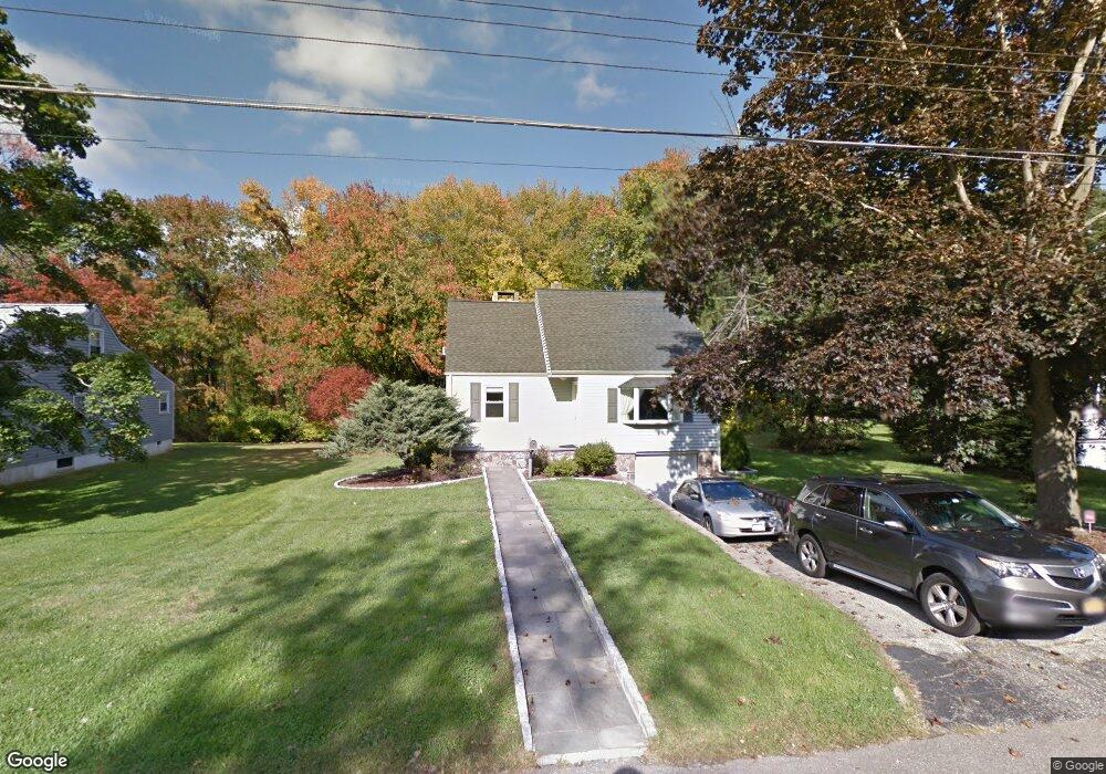 28 Edgewood Rd, Cortlandt Manor, NY 10567 - photo 1