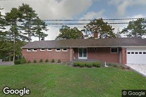 2 Pocahontas Rd, Kittery Point, ME 03905