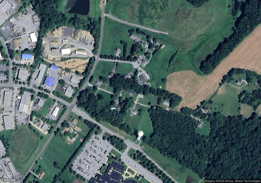 118 Dixon Ln, Sykesville, MD 21784 - photo 1