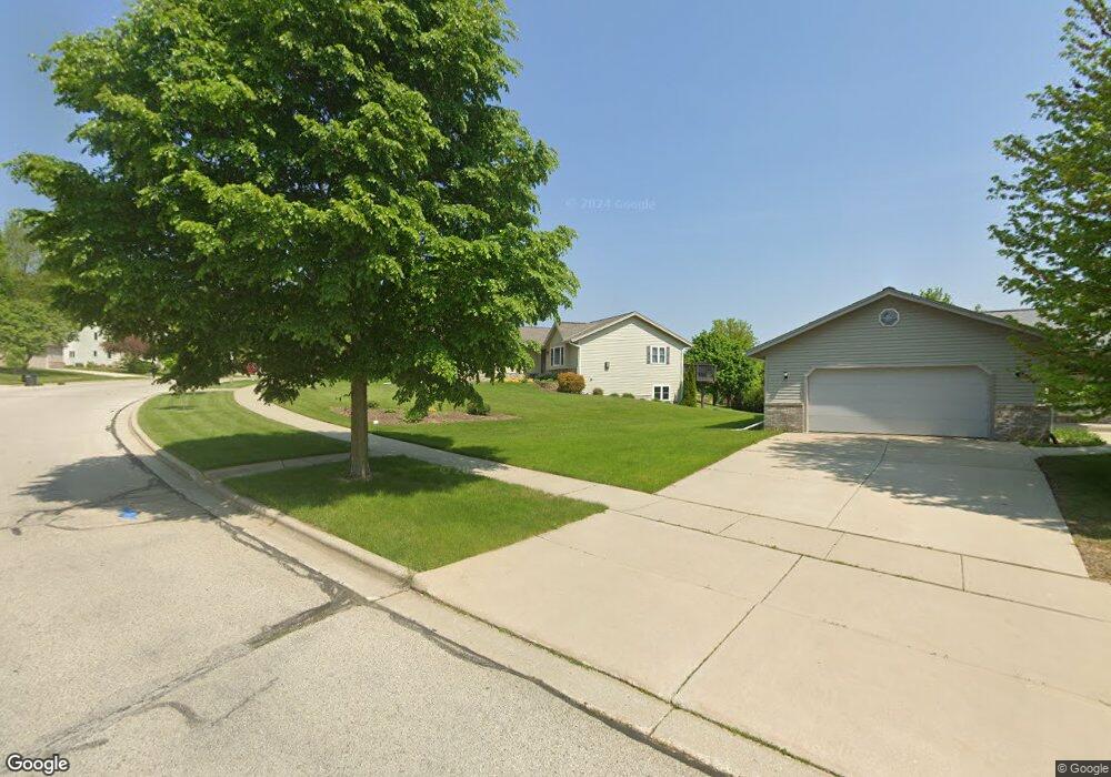 1407 Wolf Dr, West Bend, WI 53090 - photo 1
