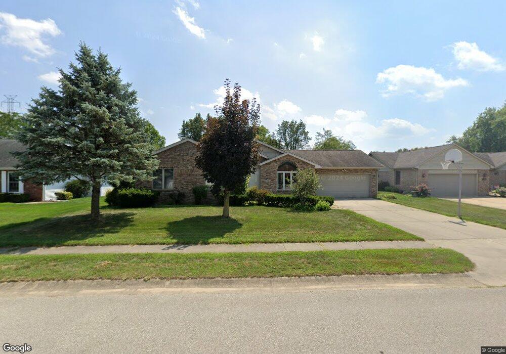 4715 Fox Ridge Ct, Columbus, IN 47203 - photo 1
