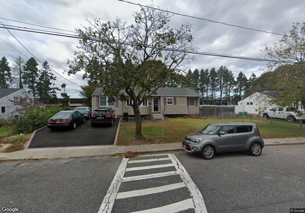 1207 Wave Ave, Medford, NY 11763 - photo 1