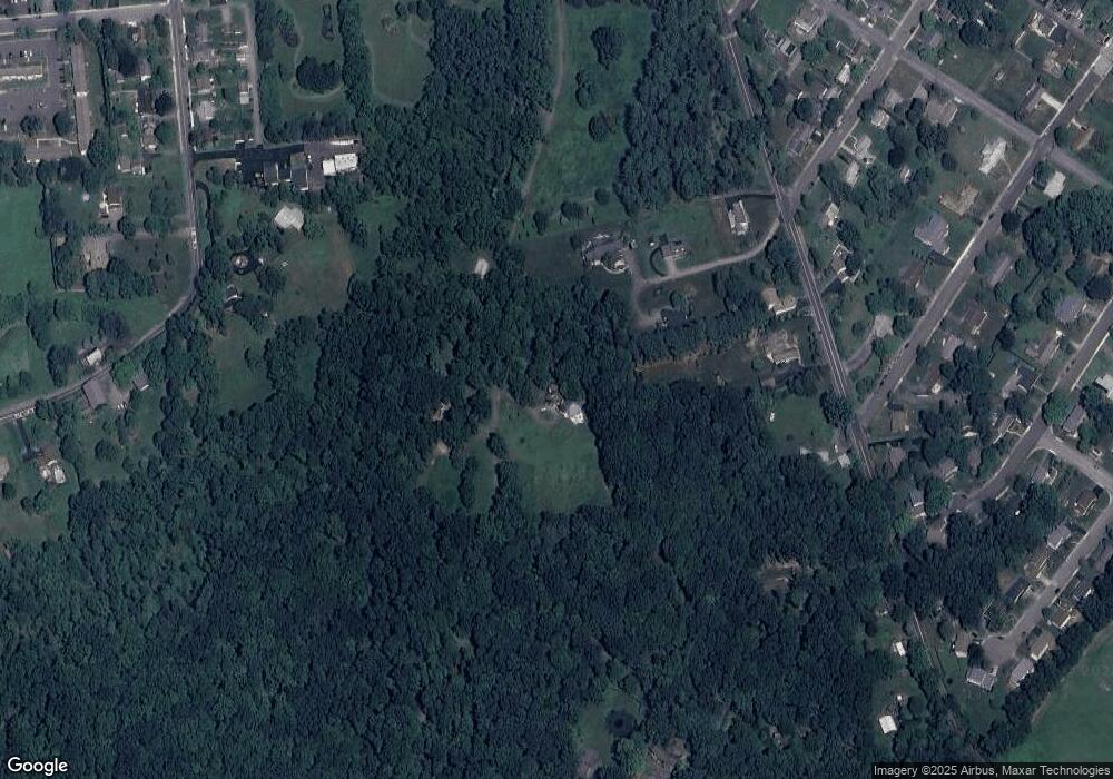 6200 Sweetwood Dr, Macungie, PA 18062 - photo 1