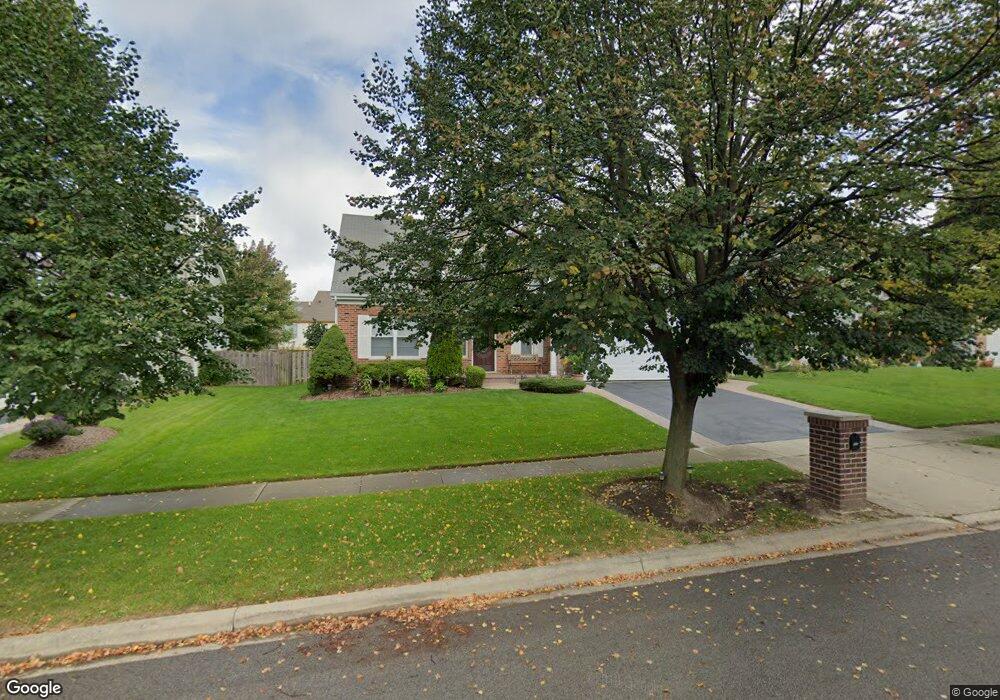 931 Cortney Dr, Carpentersville, IL 60110 - photo 1