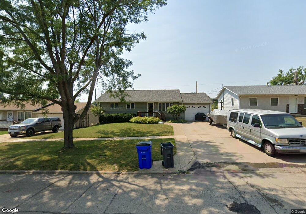 1012 18th St NW, Cedar Rapids, IA 52405 - photo 1