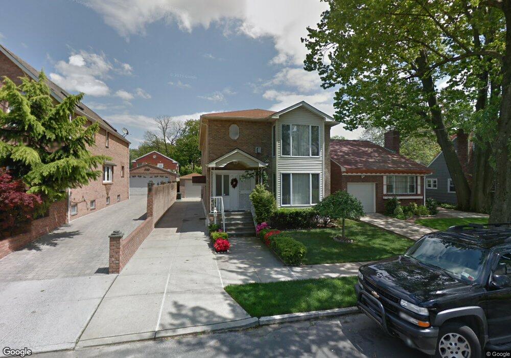 17-85 165 St unit 323, Whitestone, NY 11357 - photo 1