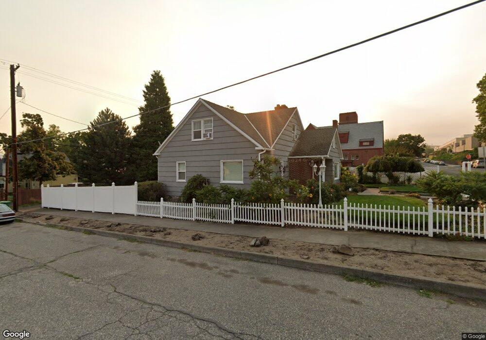 121 W 10th St, the Dalles, OR 97058 - photo 1