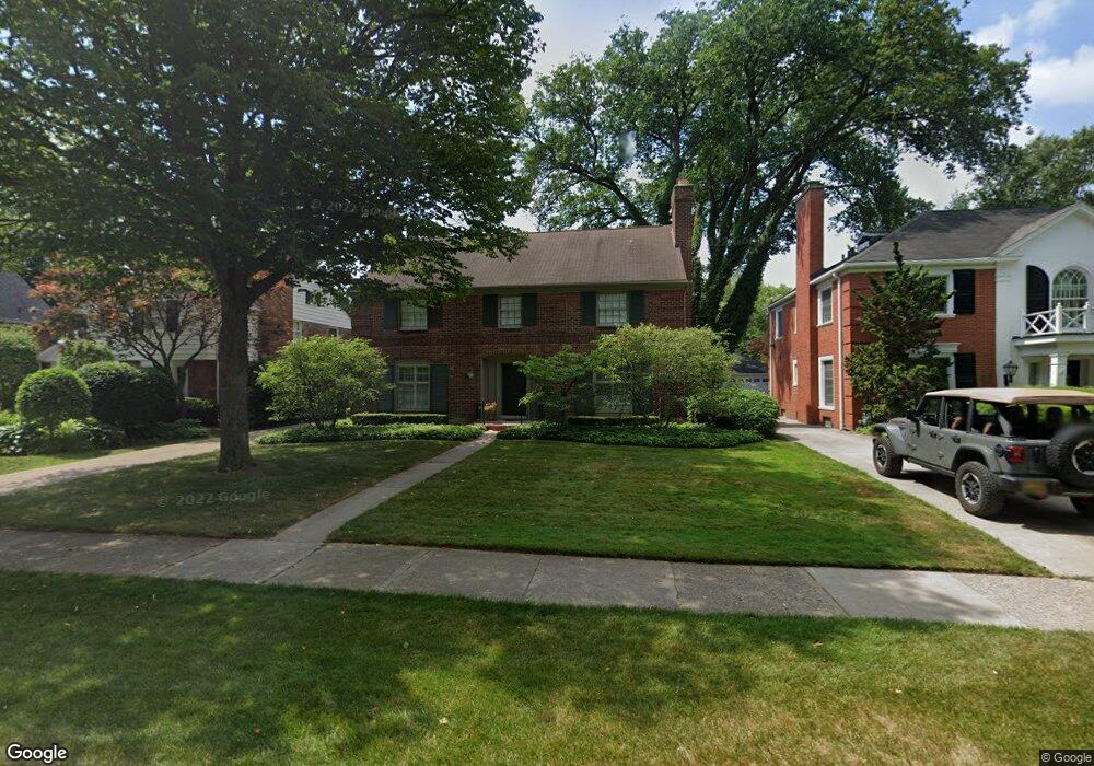 213 Merriweather Rd, Grosse Pointe Farms, MI 48236 - photo 1