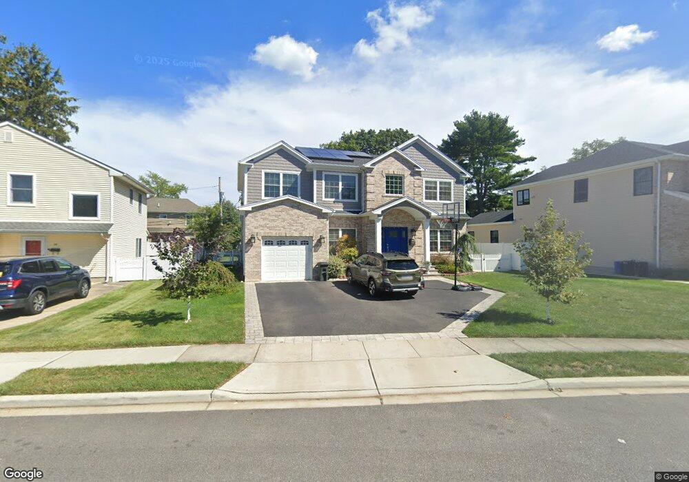 10 Arbor Rd, Syosset, NY 11791 - photo 1