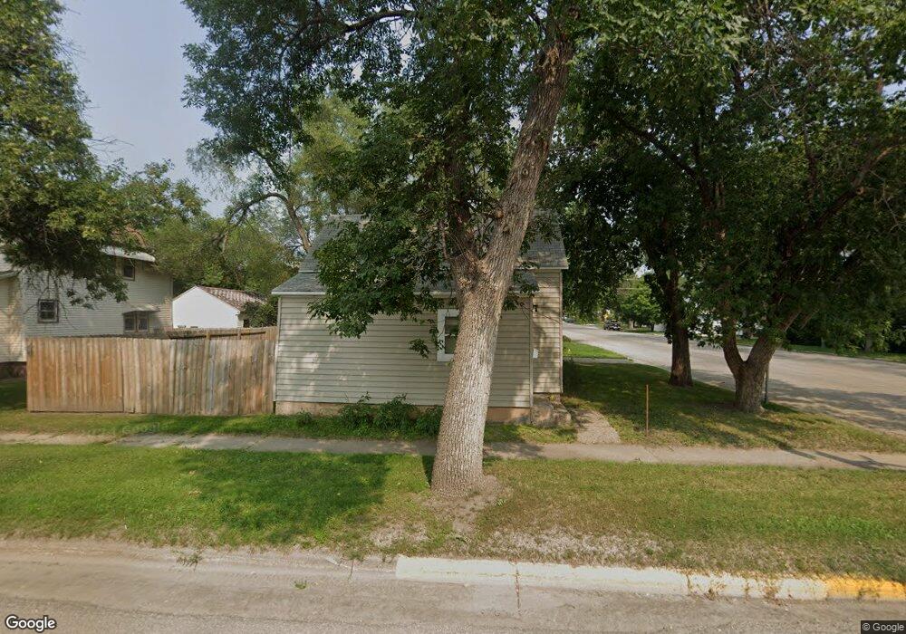 323 7th Ave SE, Jamestown, ND 58401 - photo 1