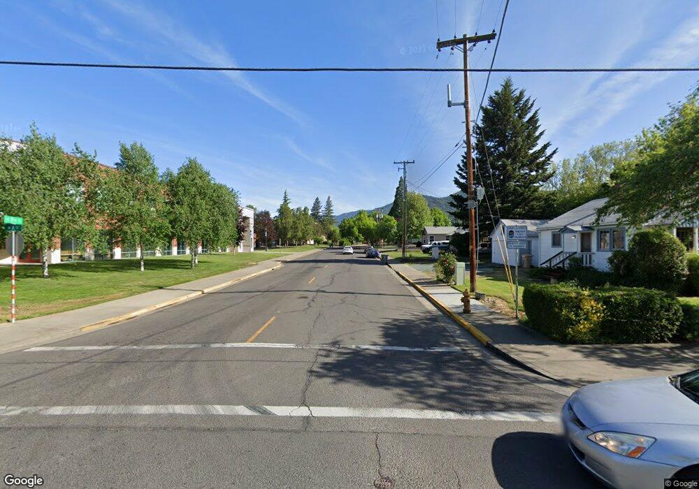 531 NE 9th St, Grants Pass, OR 97526 - photo 1