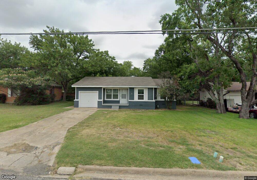 309 E Russell Ave, Bonham, TX 75418 - photo 1
