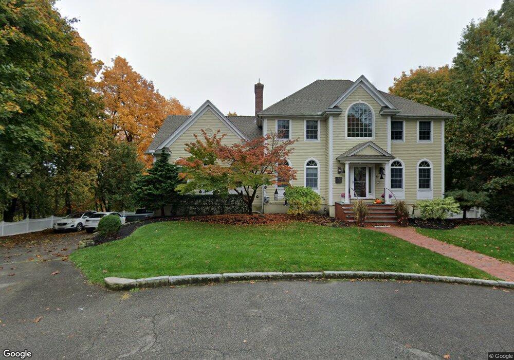 10 Cowdry Ln, Wakefield, MA 01880 - photo 1