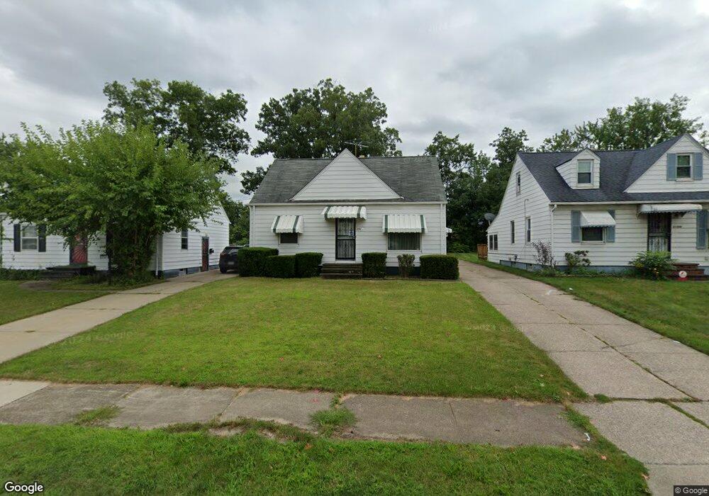 21502 Franklin Rd, Maple Heights, OH 44137 - photo 1