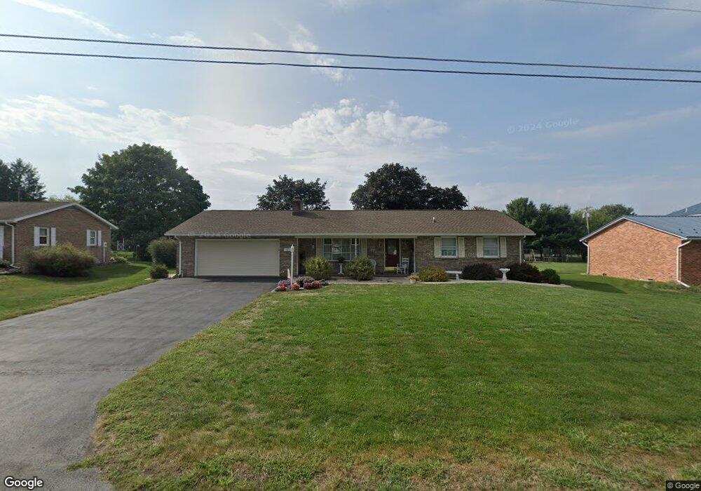 167 E Side Dr, Greencastle, PA 17225 - photo 1