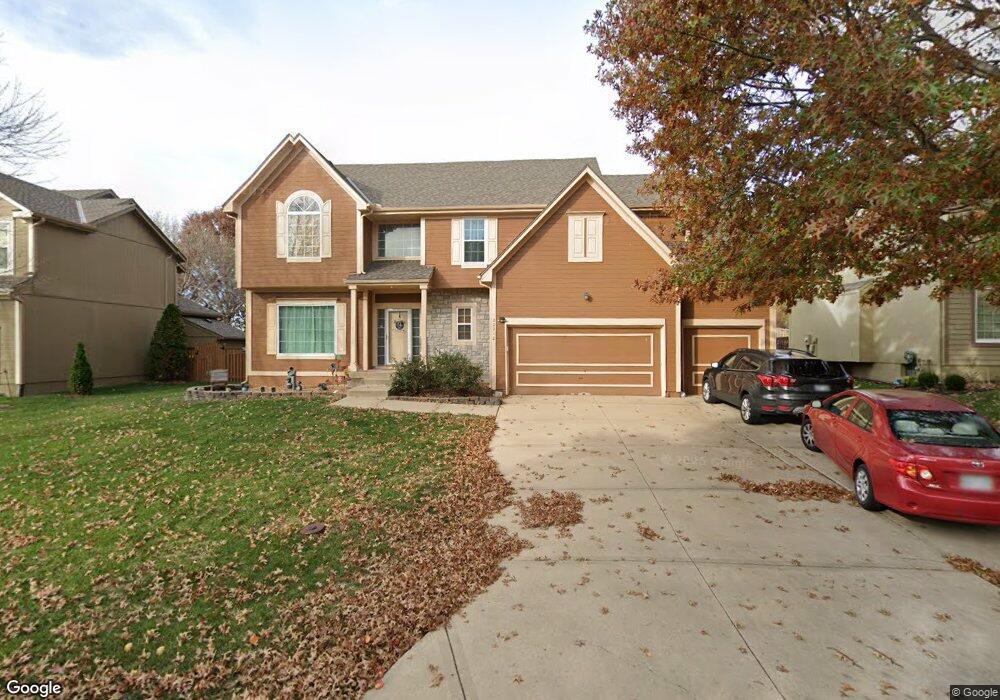 22212 W 52nd St, Shawnee, KS 66226 - photo 1