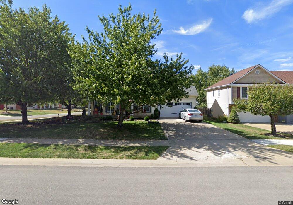 6122 Parkhill St, Shawnee, KS 66216 - photo 1