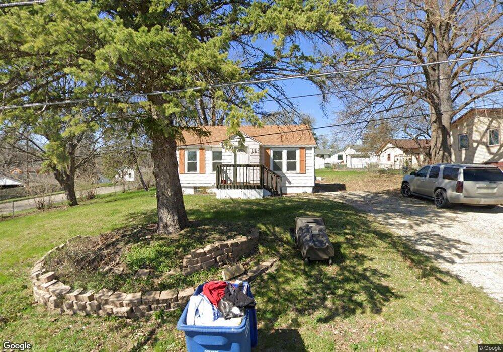 1111 Titus Ave, Des Moines, IA 50315 - photo 1