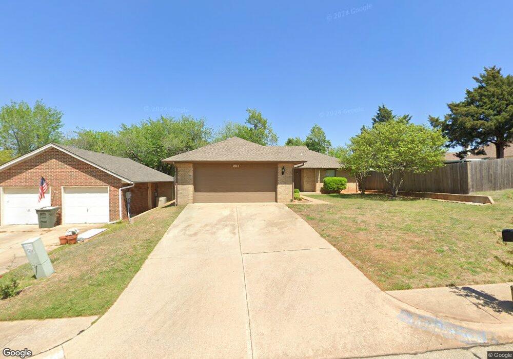 1015 Queens Cir, Edmond, OK 73034 - photo 1