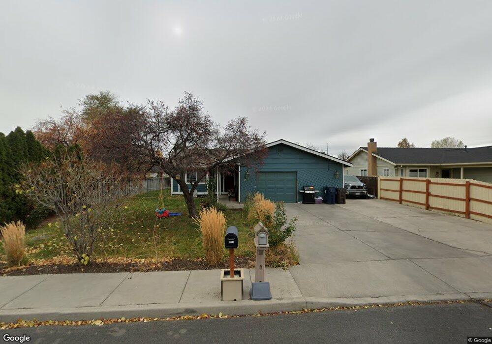 2548 SW Fissure Loop, Redmond, OR 97756 - photo 1