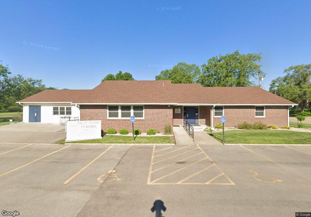 221 SW 33rd St, Topeka, KS 66611 - photo 1