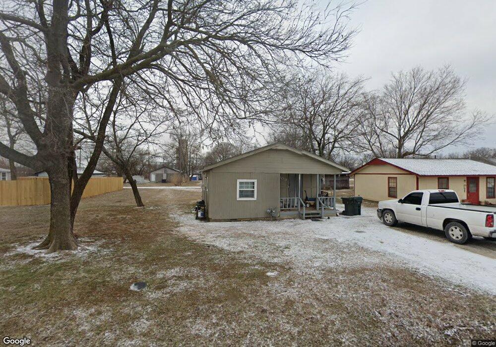 809 W 10th St, Claremore, OK 74017 - photo 1