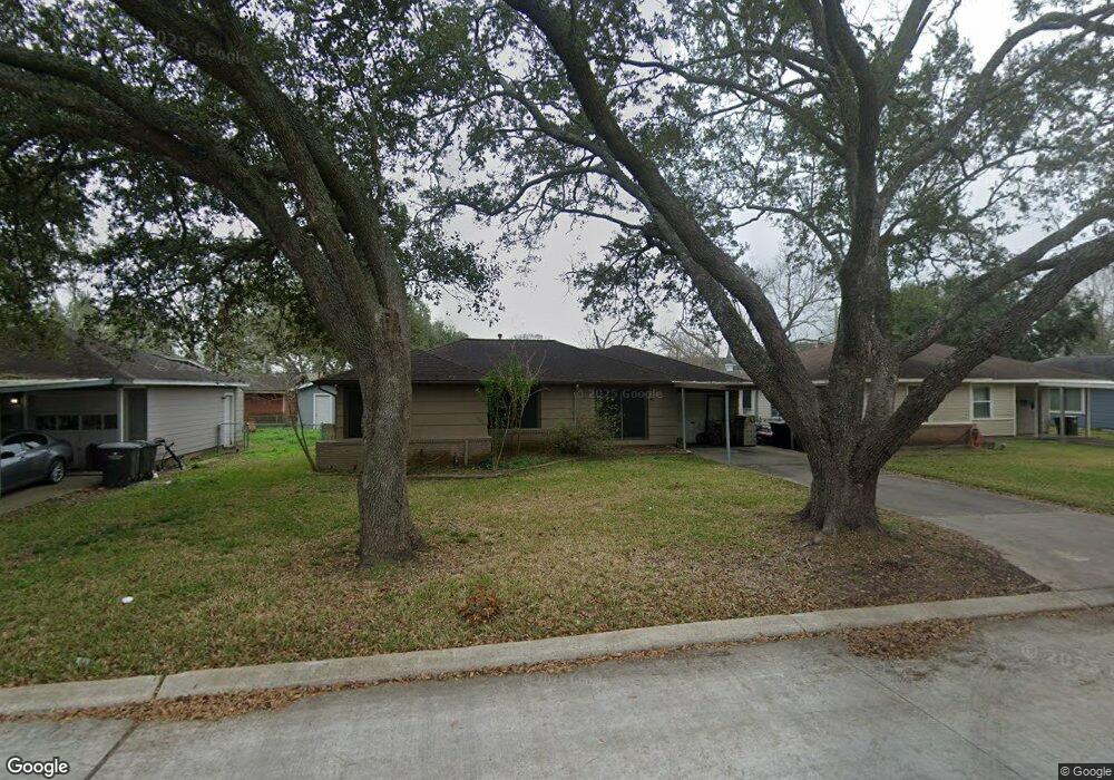 1745 S Park Dr, Alvin, TX 77511 - photo 1