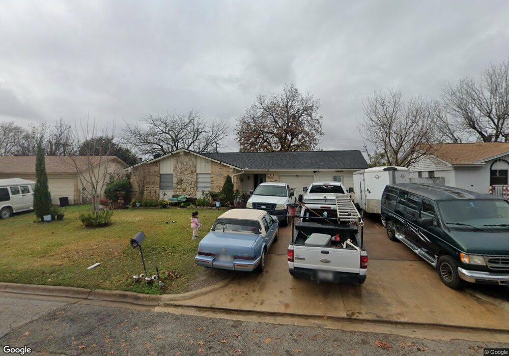909 Venice St, Hurst, TX 76053 - photo 1