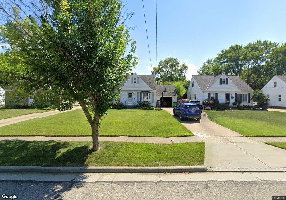 30032 Dorothy Dr, Wickliffe, OH 44092 - photo 1