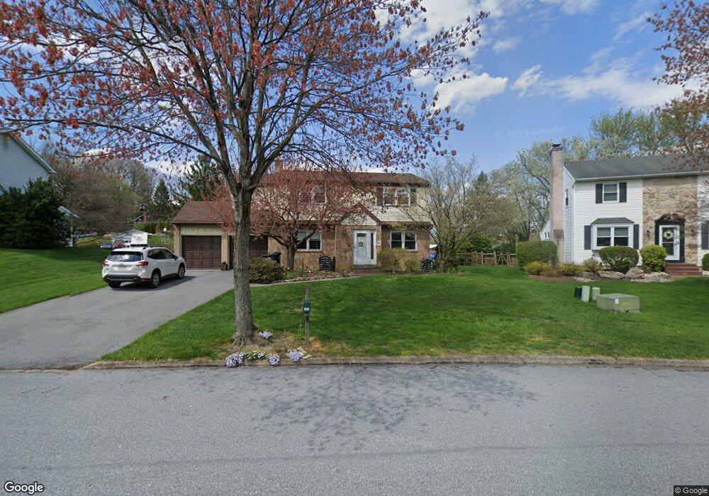 1892 Mauch Chunk Rd, Allentown, PA 18104 - photo 1